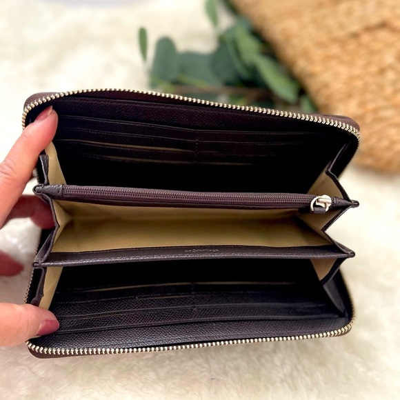 Coach Brown Signature Wallet - Picture 3 of 11